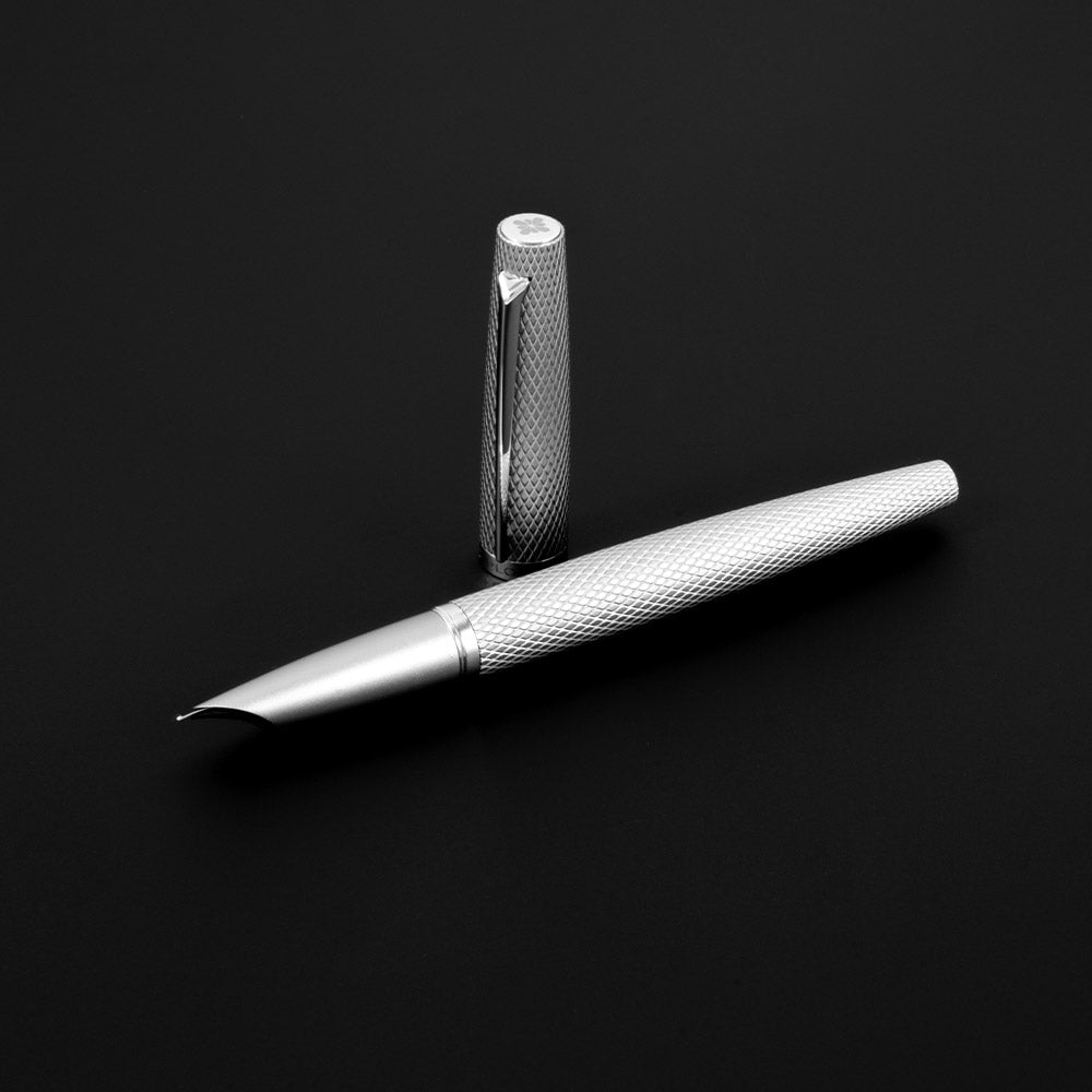 Diplomat Viper Guilloche Fountain Pen Silver