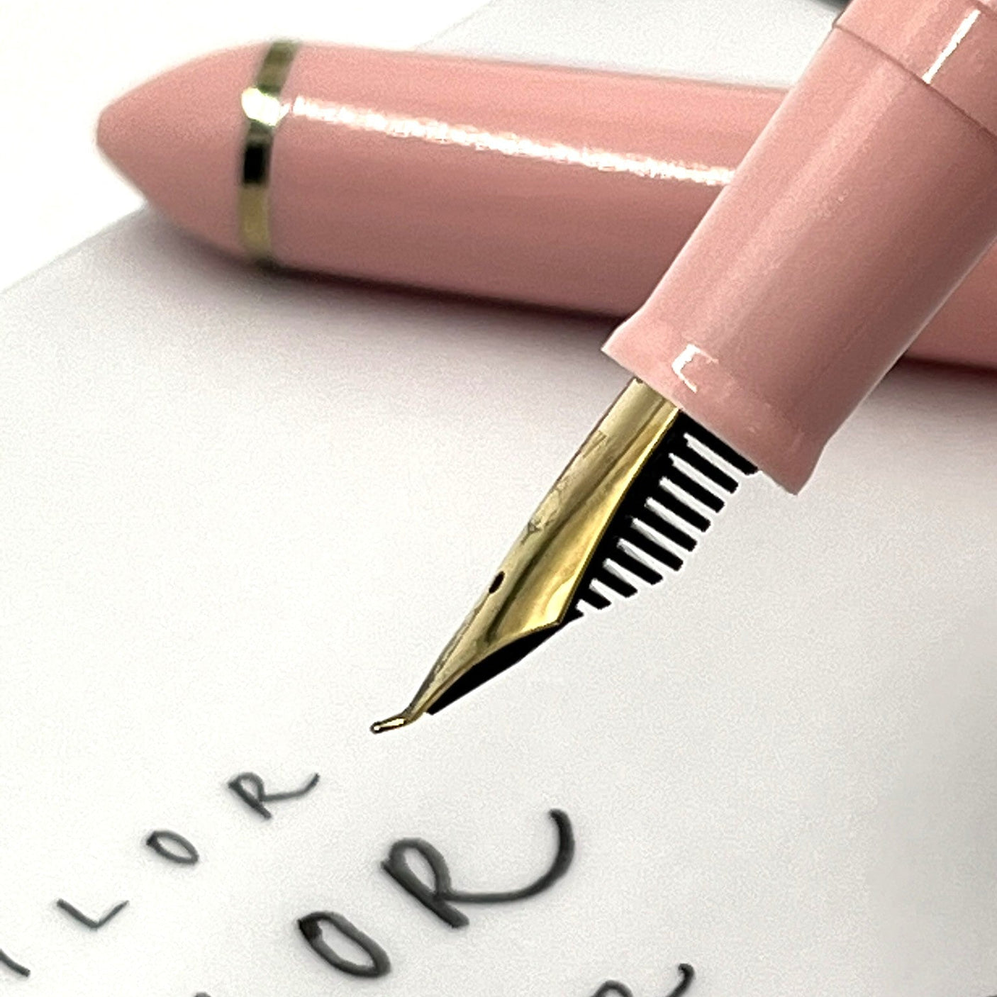 Sailor Fude de Mannen Calligraphy Fountain Pen Pearl Pink