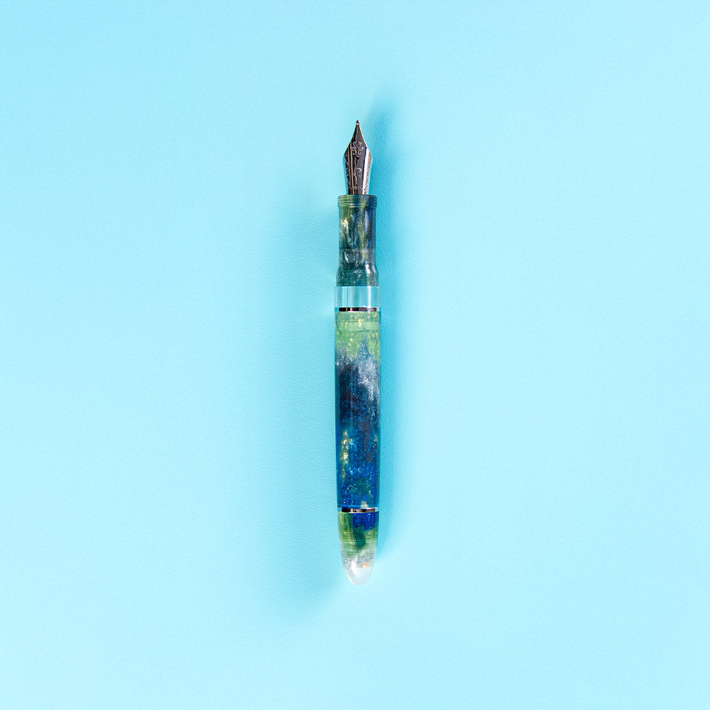 Cult Pens x Nahvalur Horizon Fountain Pen Polar Glow