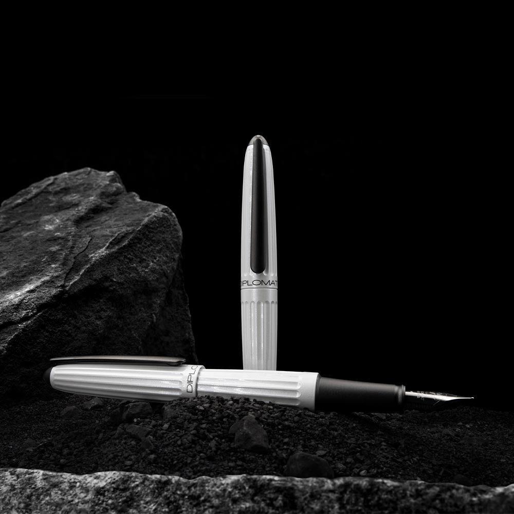 Diplomat Aero Pearl White Fountain Pen