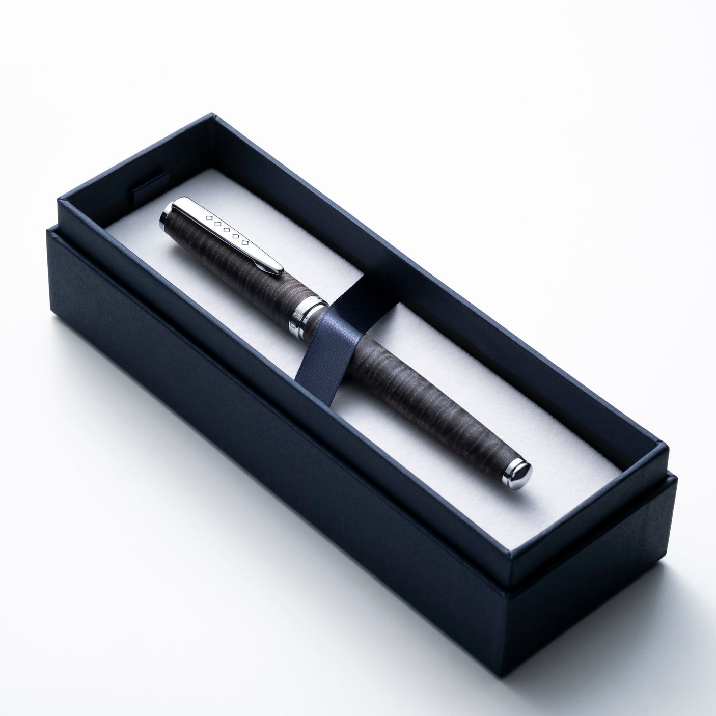Tom Hessin Edinburgh Wooden Barrel Fountain Pen Stockbridge Stone